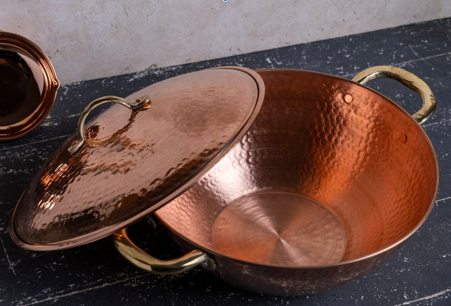 Elegant Hand-Hammered Copper Stew Pot with Lid, Traditional Pan for Serving – view 3