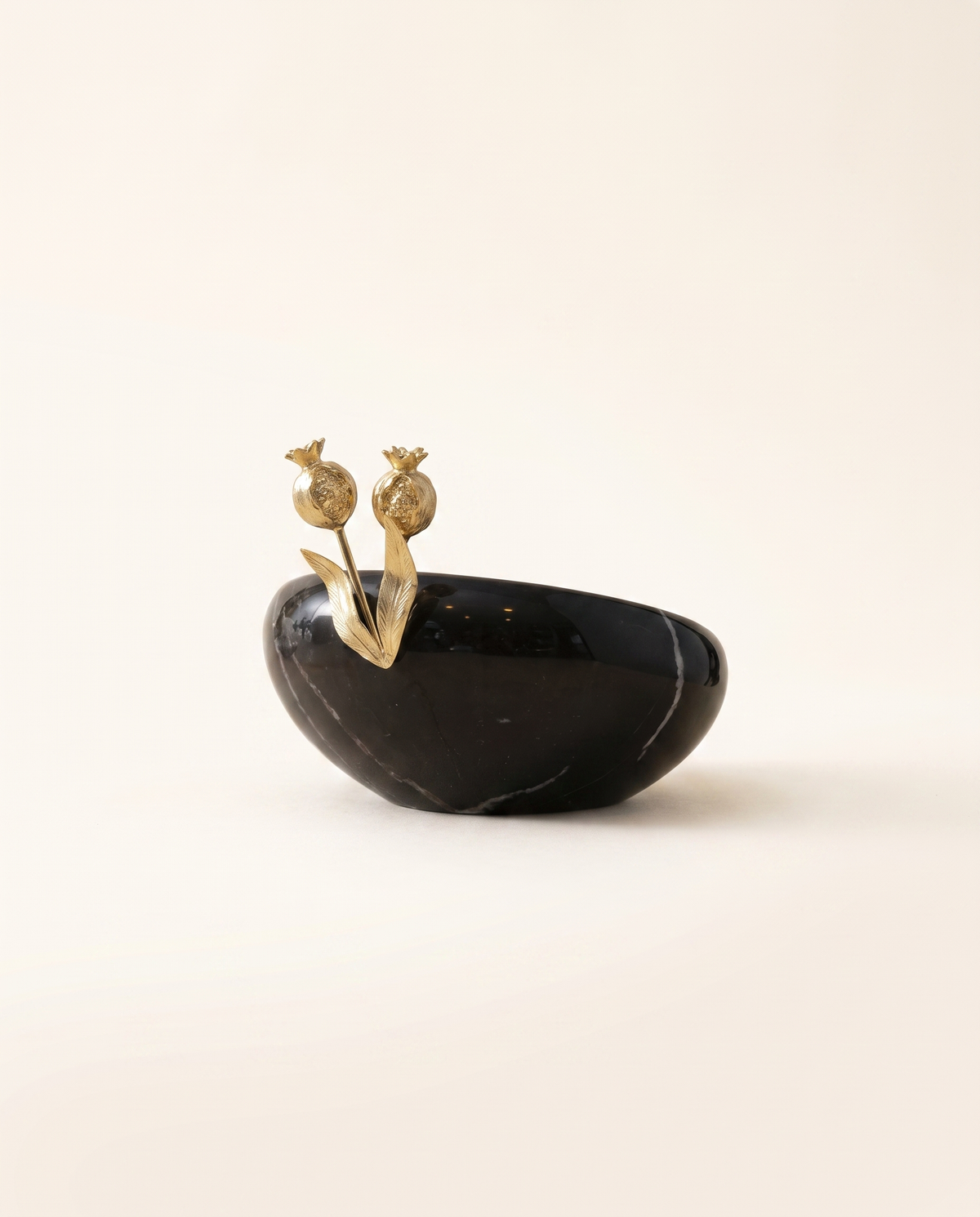 Pomegranate-Accent Asymmetric Marble Bowl – Black & Gold