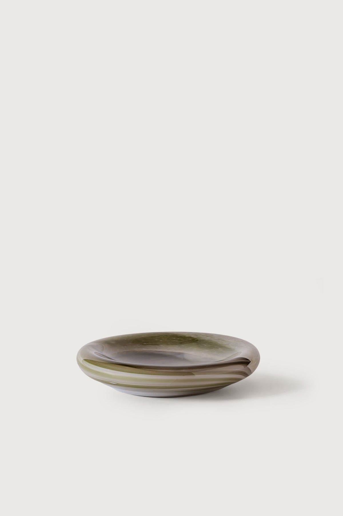 Shallow Glass Dish (One Piece) — Bels & Pearl