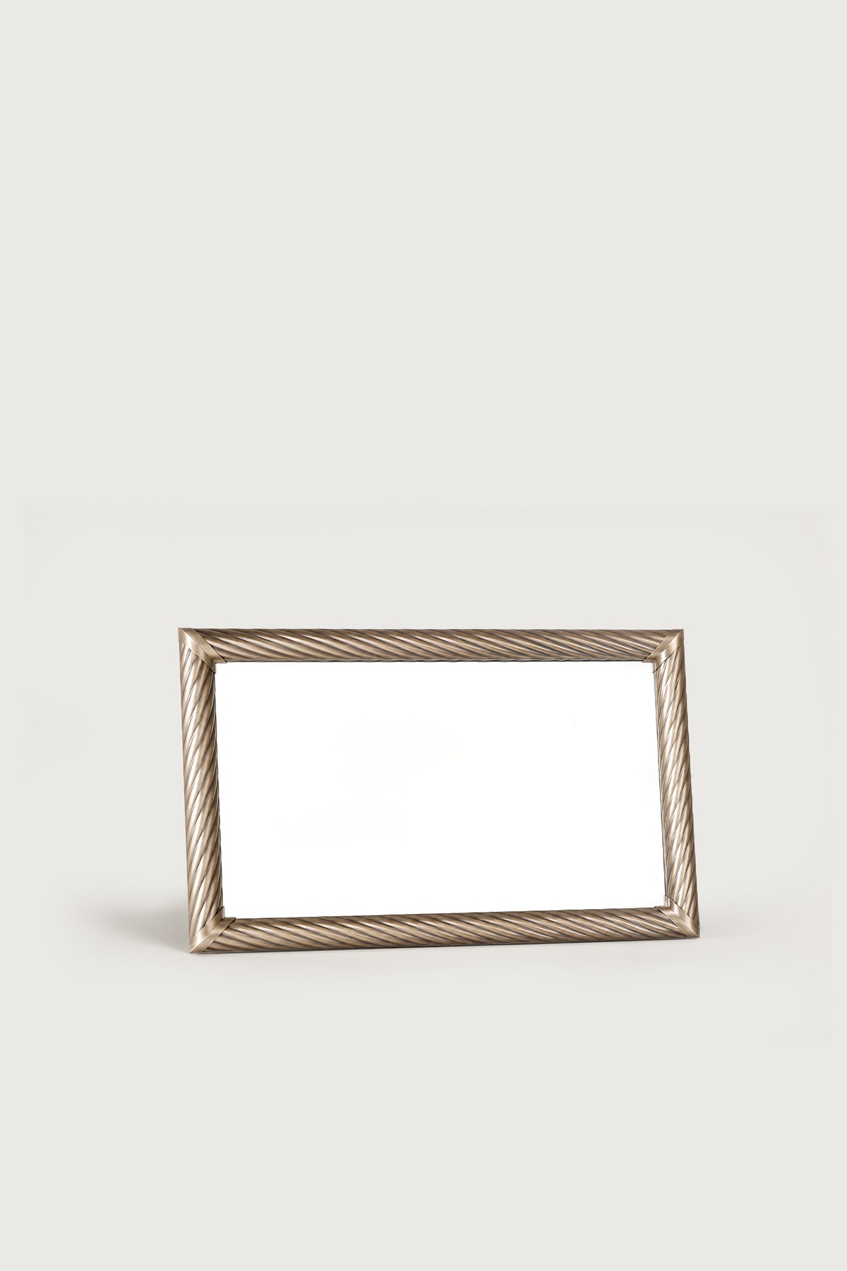 Twisted Frame Tray — Bels & Pearl
