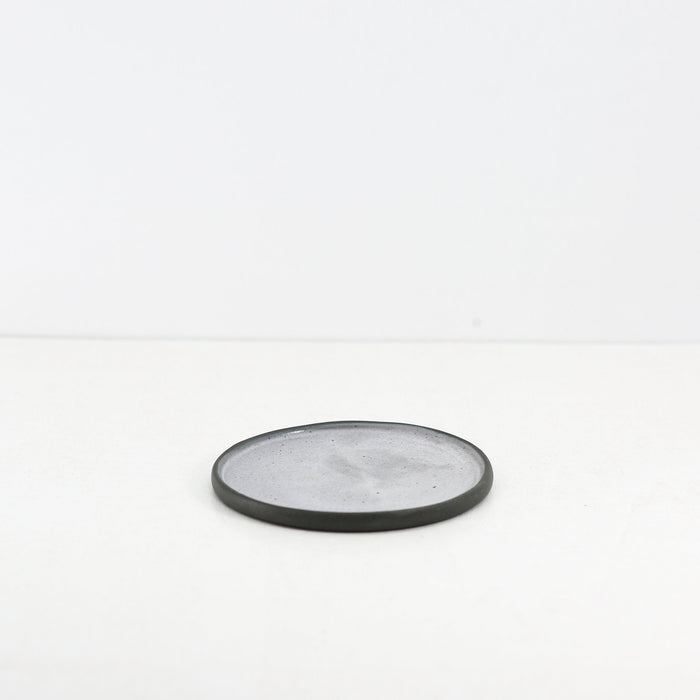 Hic Ceramics XS Round Plate 15 cm — Handcrafted Stoneware Dessert Saucer