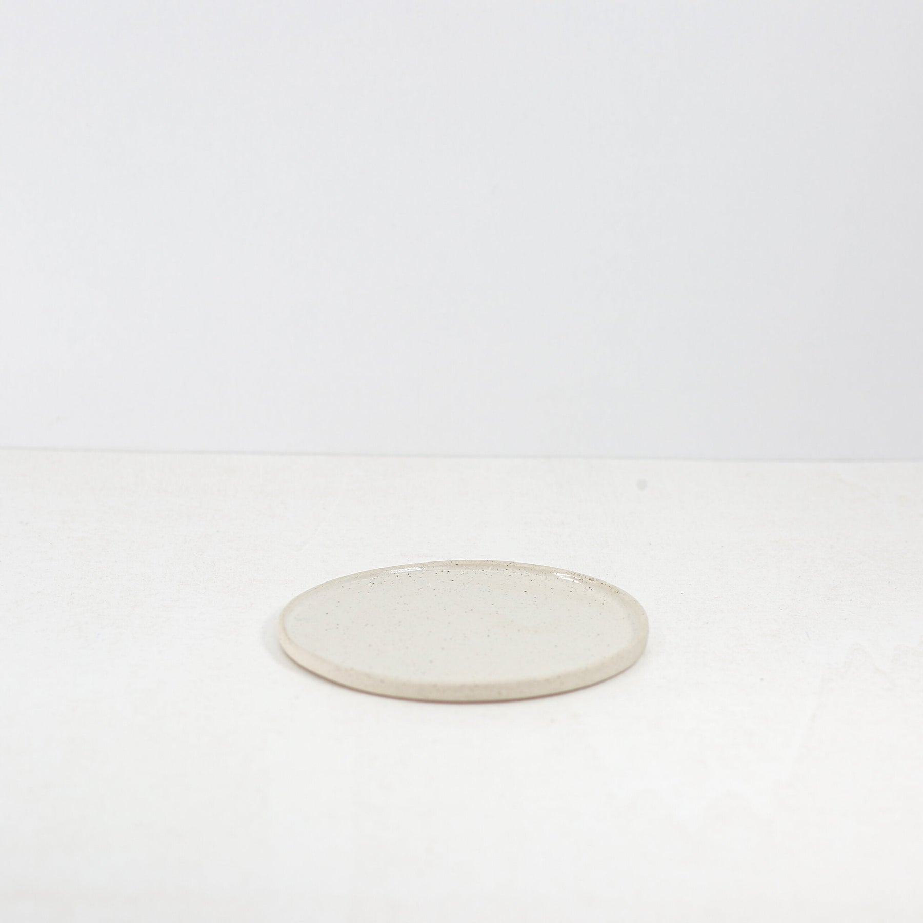 Hic Ceramics S Round Plate 17 cm — Handcrafted Stoneware Dessert Plate