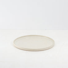 Hic Ceramics Medium Round Plate 22 cm — Handcrafted Stoneware Serving Plate