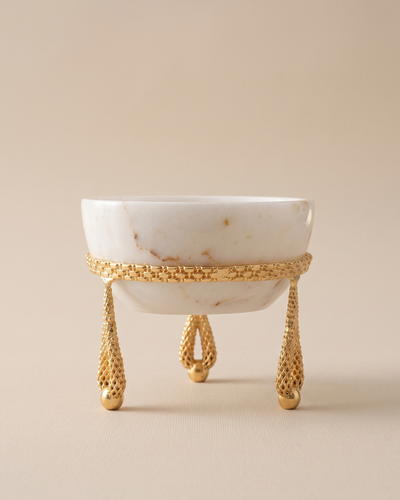 Bowl on Tassel Base