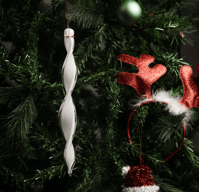 Hand-Blown Twisted Glass Tree Decoration – Elegant Frosted Icicle Ornament