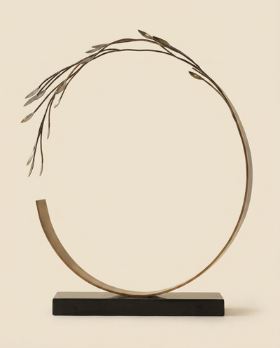 Circle Decorative Object with Leaf