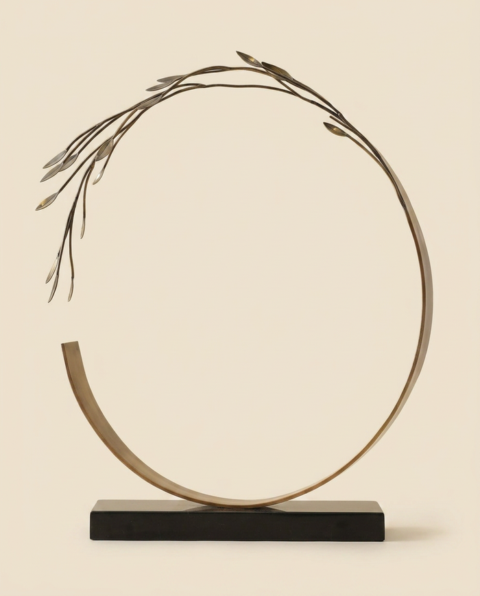 Circle Decorative Object with Leaf