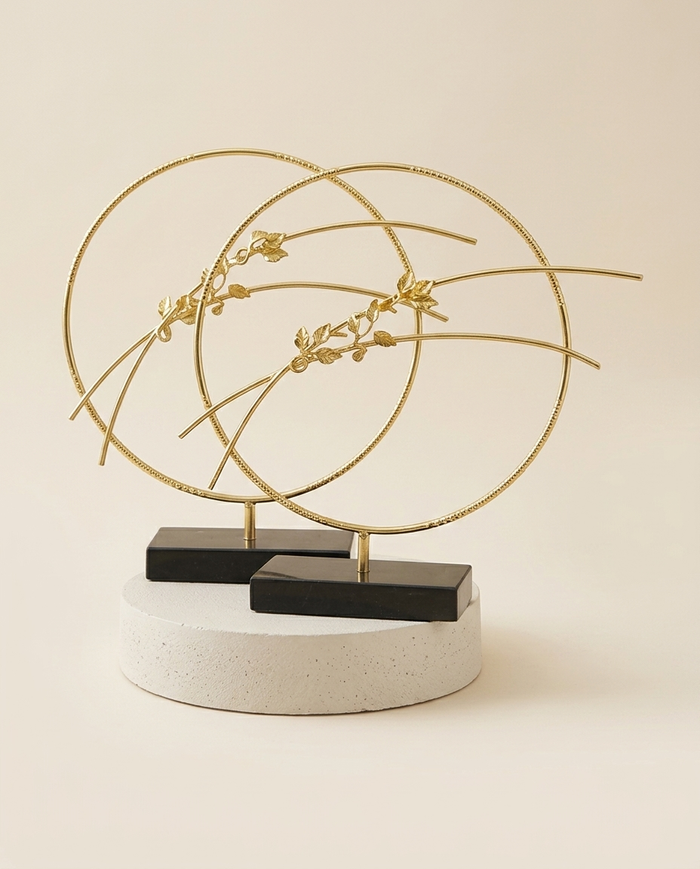 Mini Circle Decorative Object with Leaf