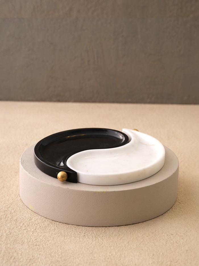 Yin Yang Marble Dish Set – Dual Harmony Design
