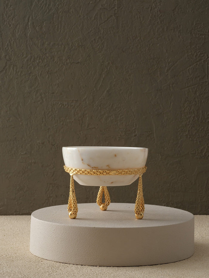 Bowl on Tassel Base