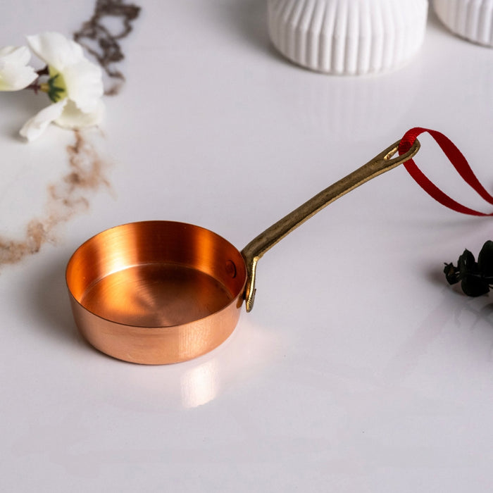 Miniature Copper Saucepan Brass Handle – Tiny Dollhouse Cookware & Festive Kitchen Ornament