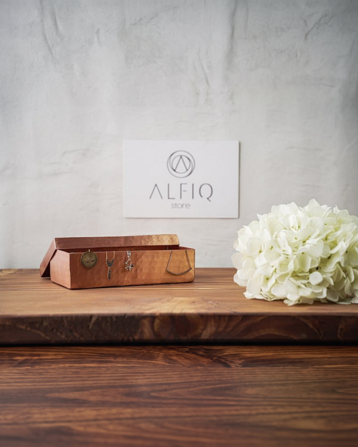 Handmade Solid Matte Copper Box with Lid | 8" x 4" x 2" Vintage Copper Decoration for Bedroom or Bathroom | Elegant Rectangular Jewelry Case